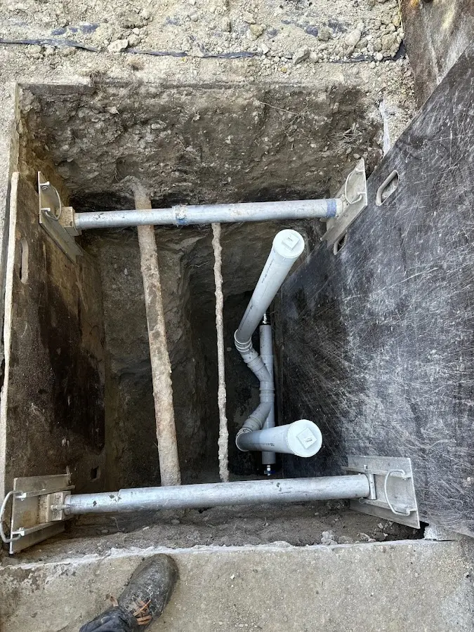 Experienced plumber completing Gas Line Repair work in Bloomingdale